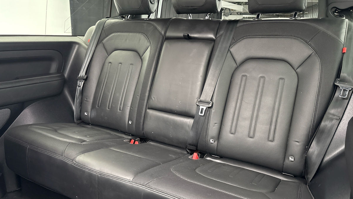 Land Rover Defender 90 Image 8