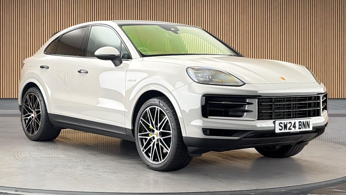 Porsche Cayenne Sticky Header Image