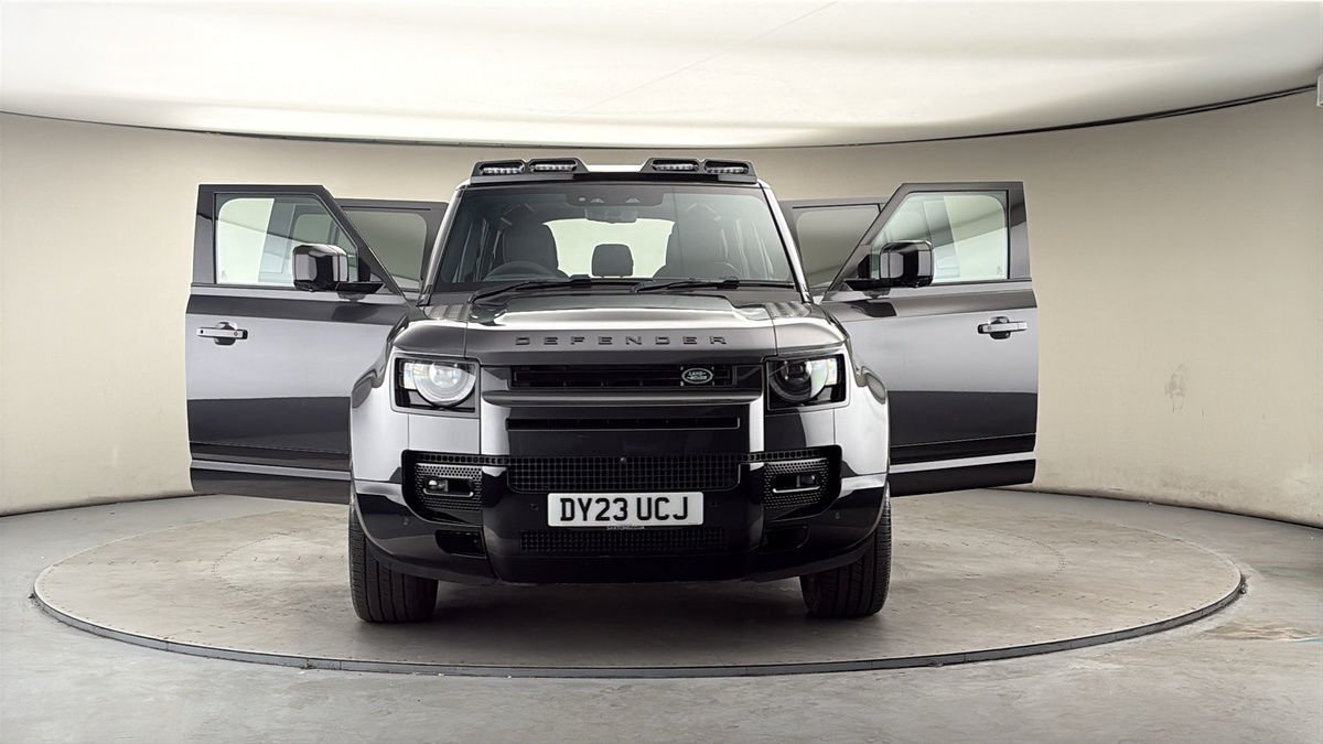 More views of Land Rover Defender 110