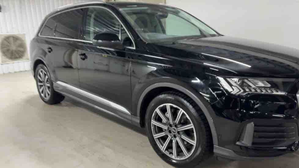 More views of Audi Q7
