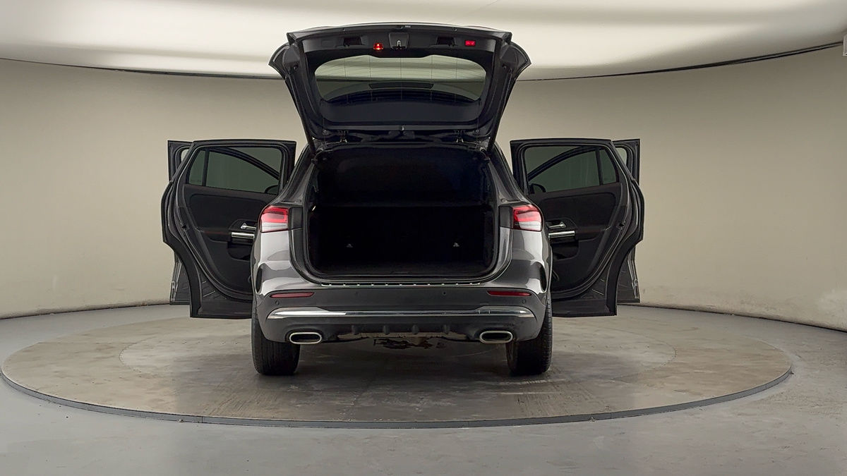 More views of Mercedes-Benz GLA