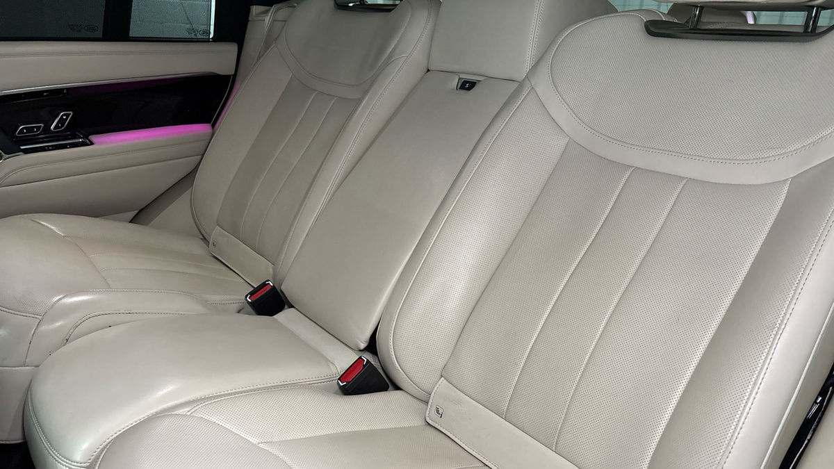 More views of Land Rover Range Rover