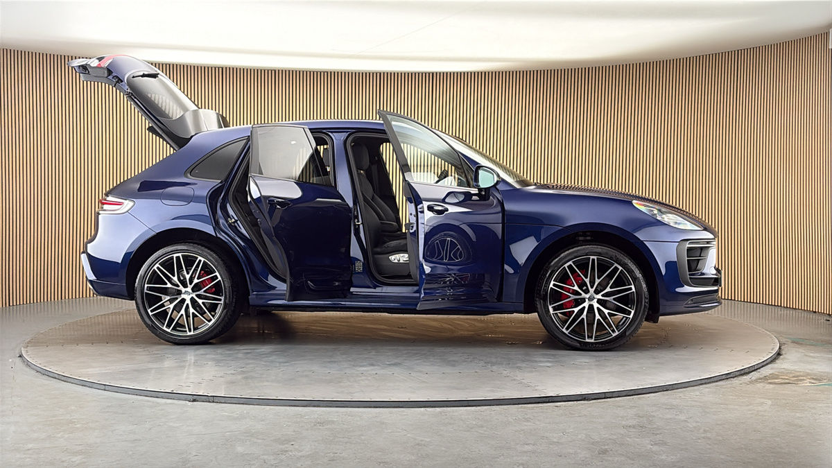 More views of Porsche Macan