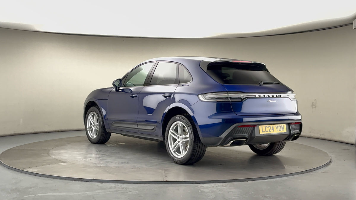 Porsche Macan Image 2