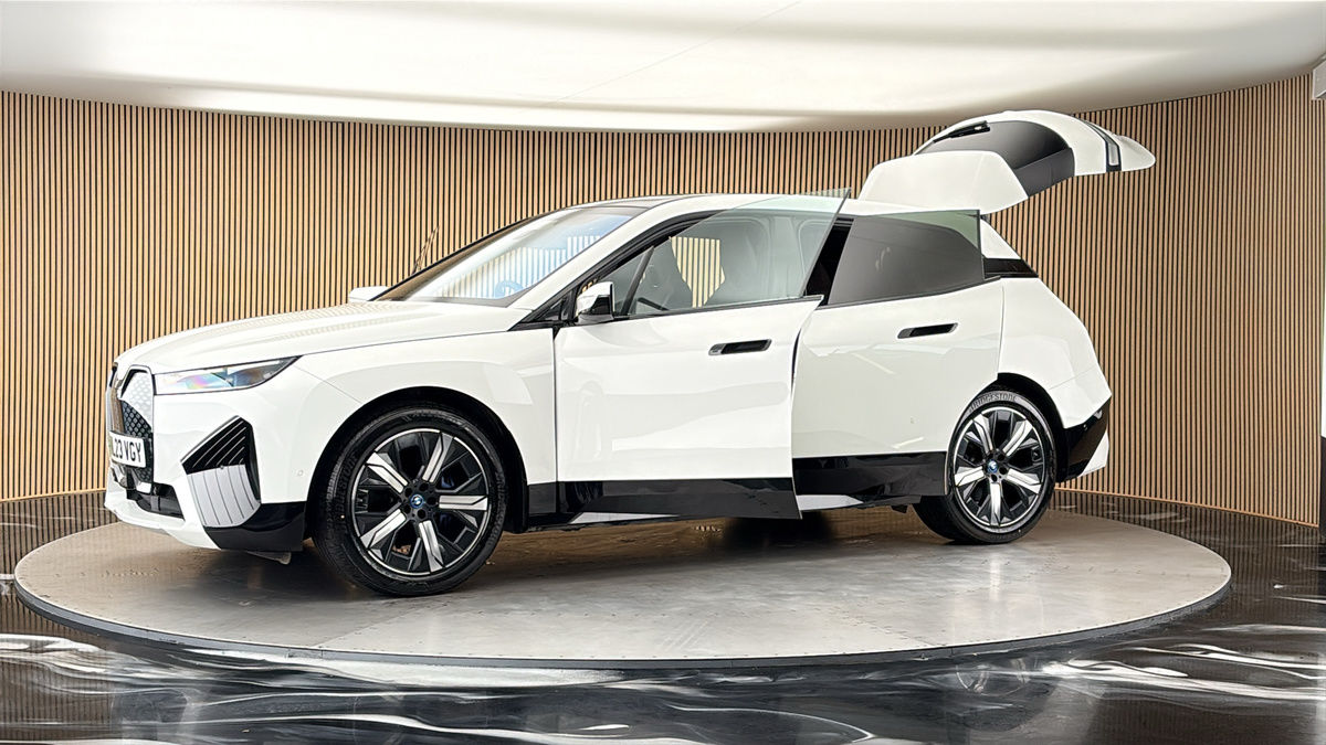 More views of BMW iX