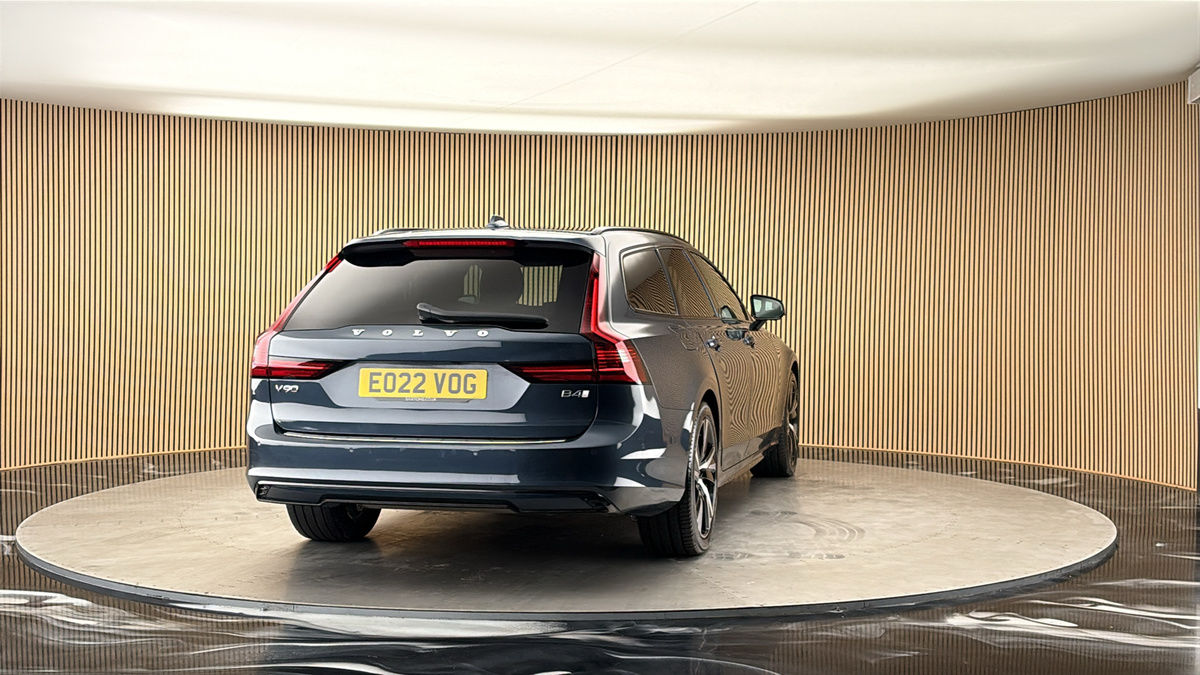 More views of Volvo V90