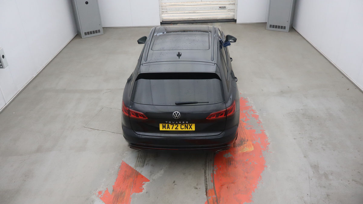 Volkswagen Touareg Image 8