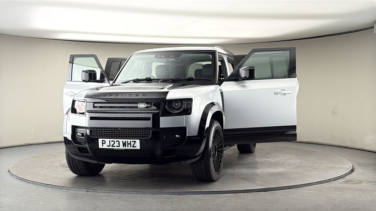 More views of Land Rover Defender 110