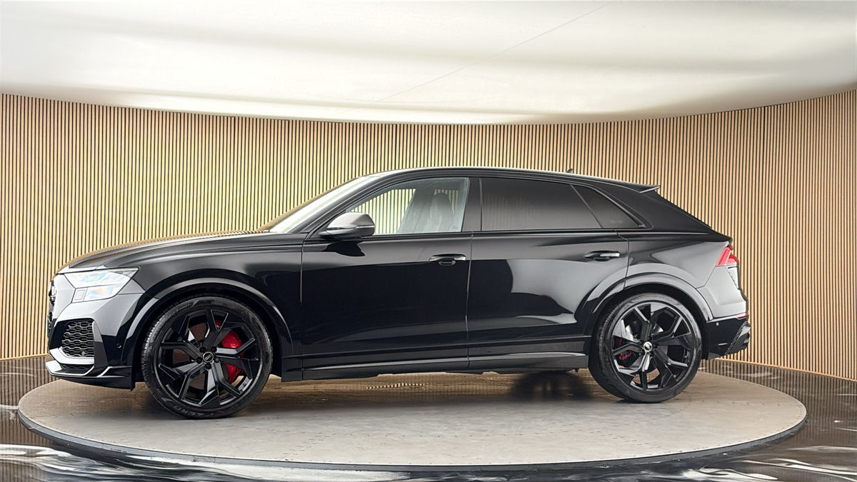 More views of Audi RSQ8