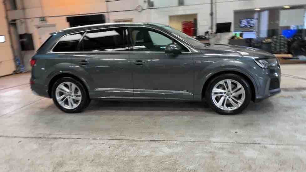 More views of Audi Q7