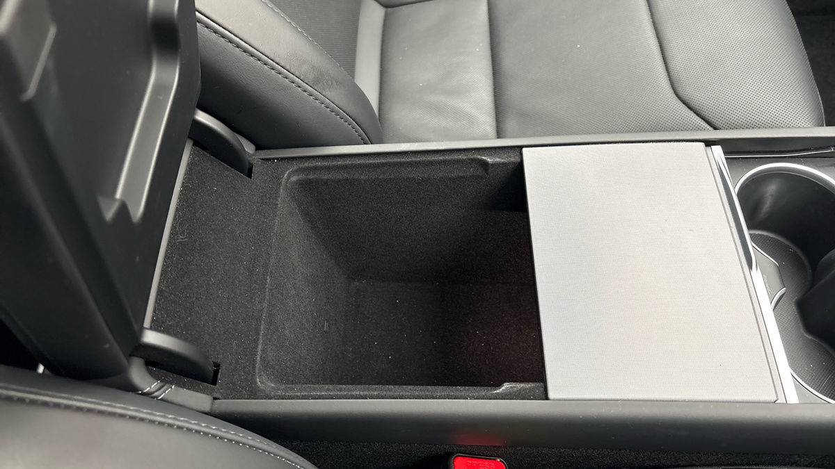 Tesla Model Y Image 35