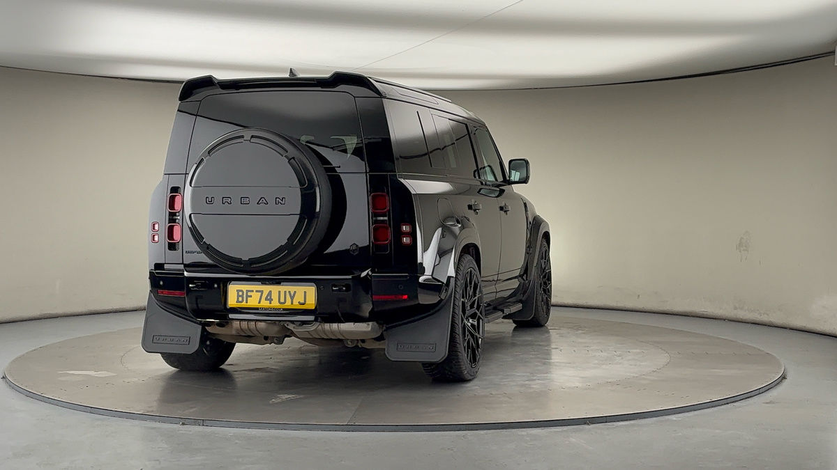 More views of Land Rover Defender 110