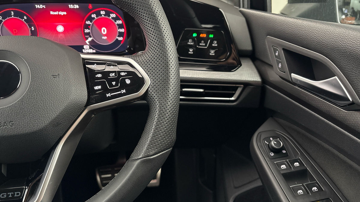 Volkswagen Golf Image 14