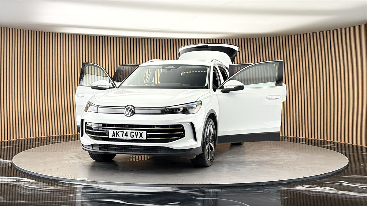 More views of Volkswagen Tiguan