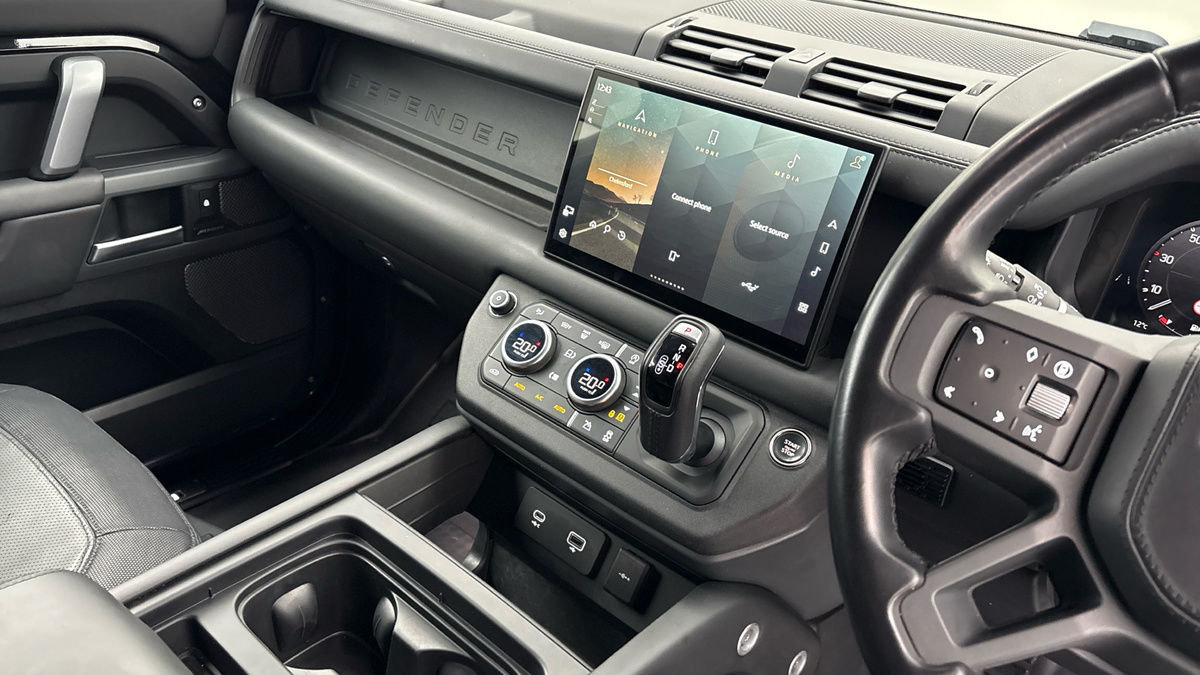 Land Rover Defender 90 Image 18