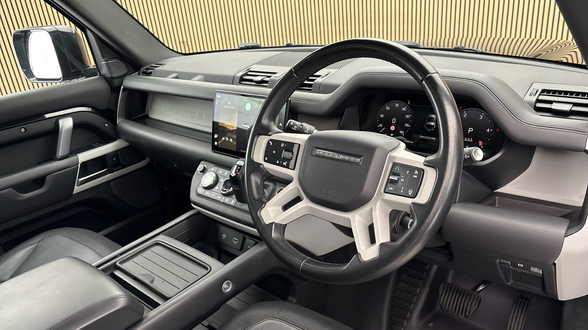 Land Rover Defender 90 Image 5