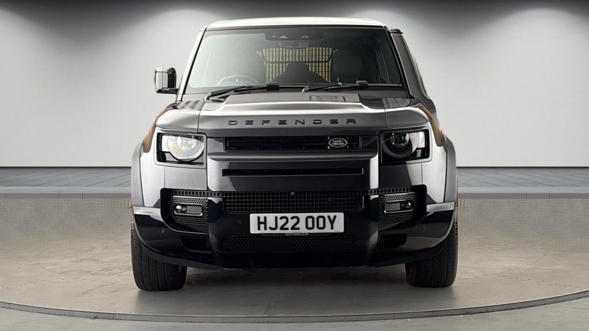 Land Rover Defender 110 Image 3