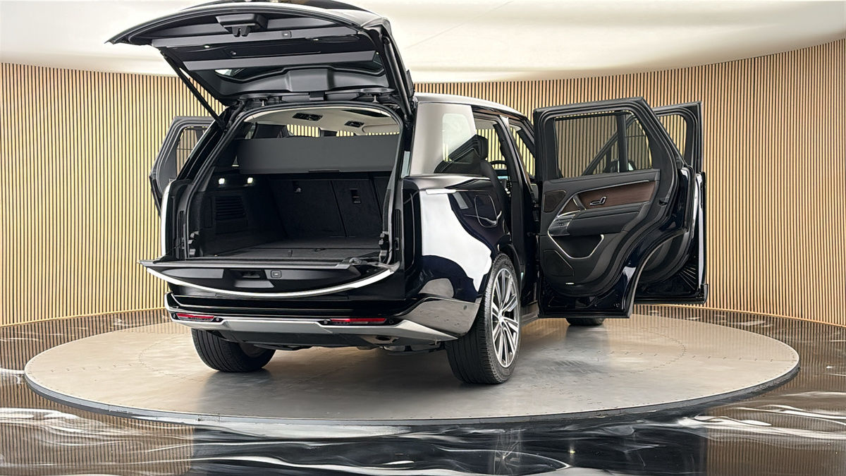 More views of Land Rover Range Rover