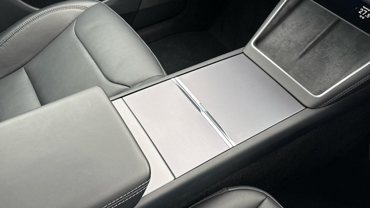 Tesla Model Y Image 18