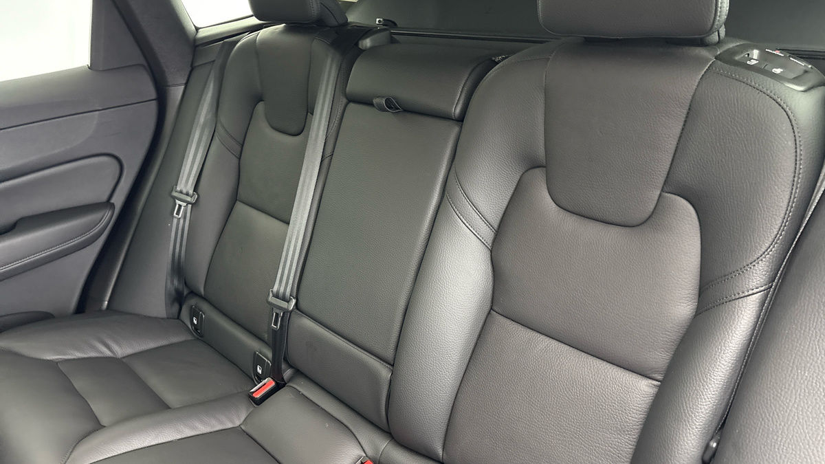 Volvo XC60 Image 8