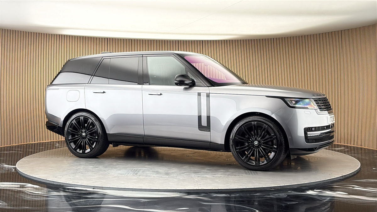 More views of Land Rover Range Rover