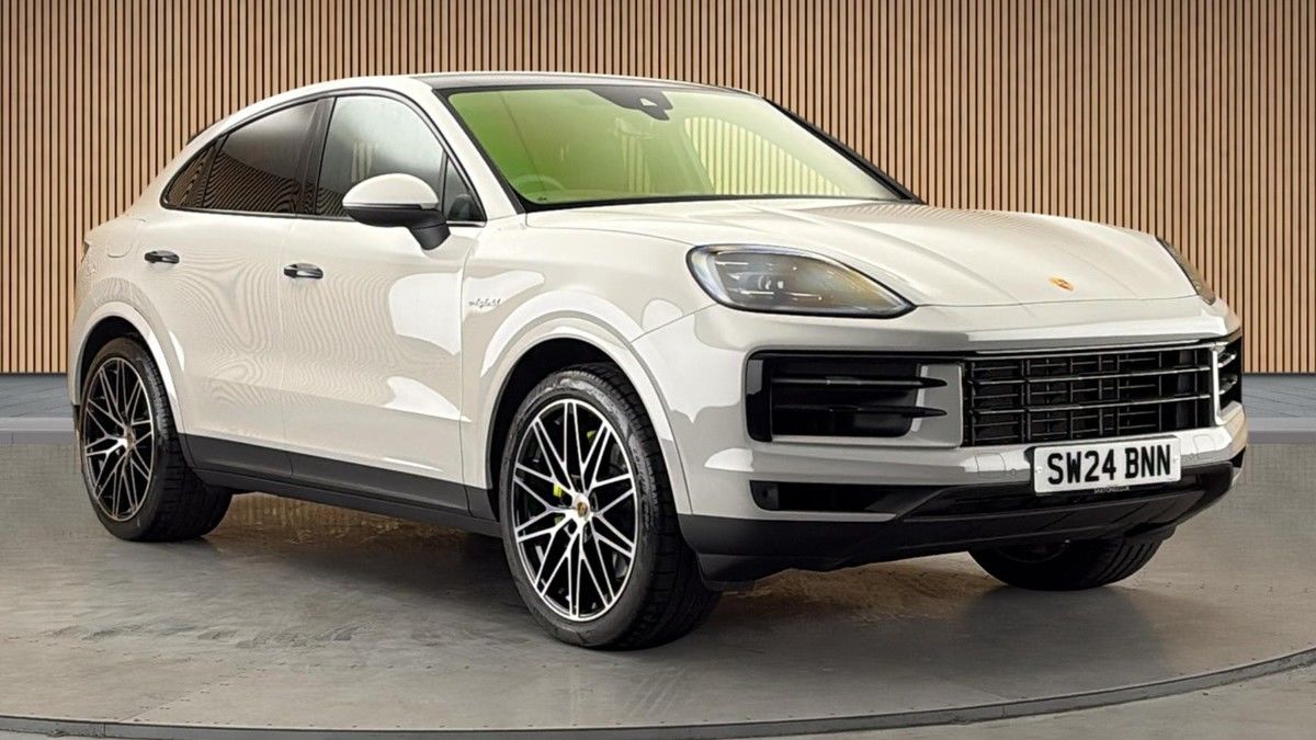 Porsche Cayenne Sticky Header Image