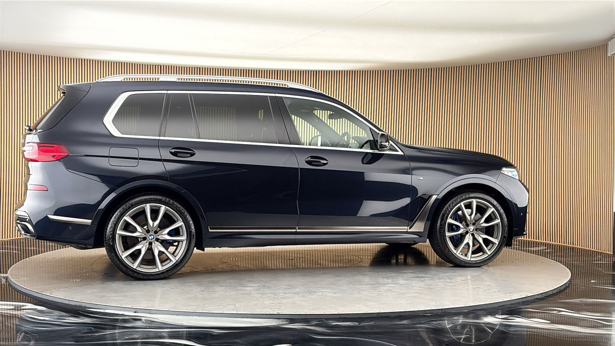 More views of BMW X7