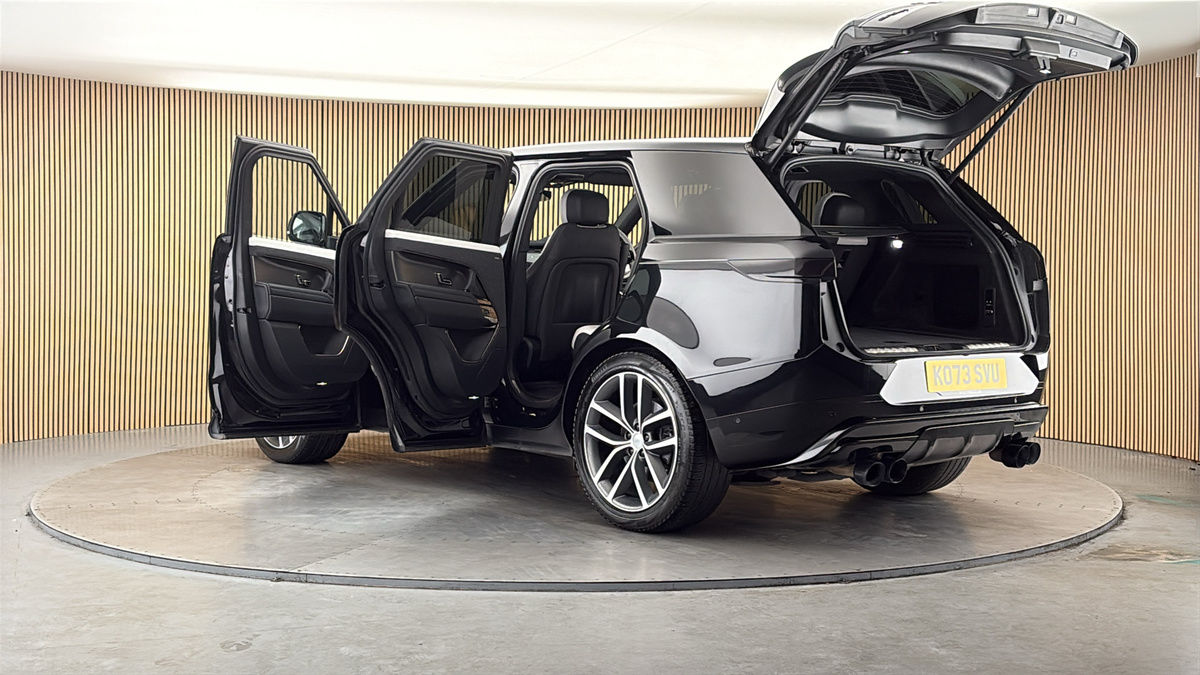 More views of Land Rover Range Rover Sport