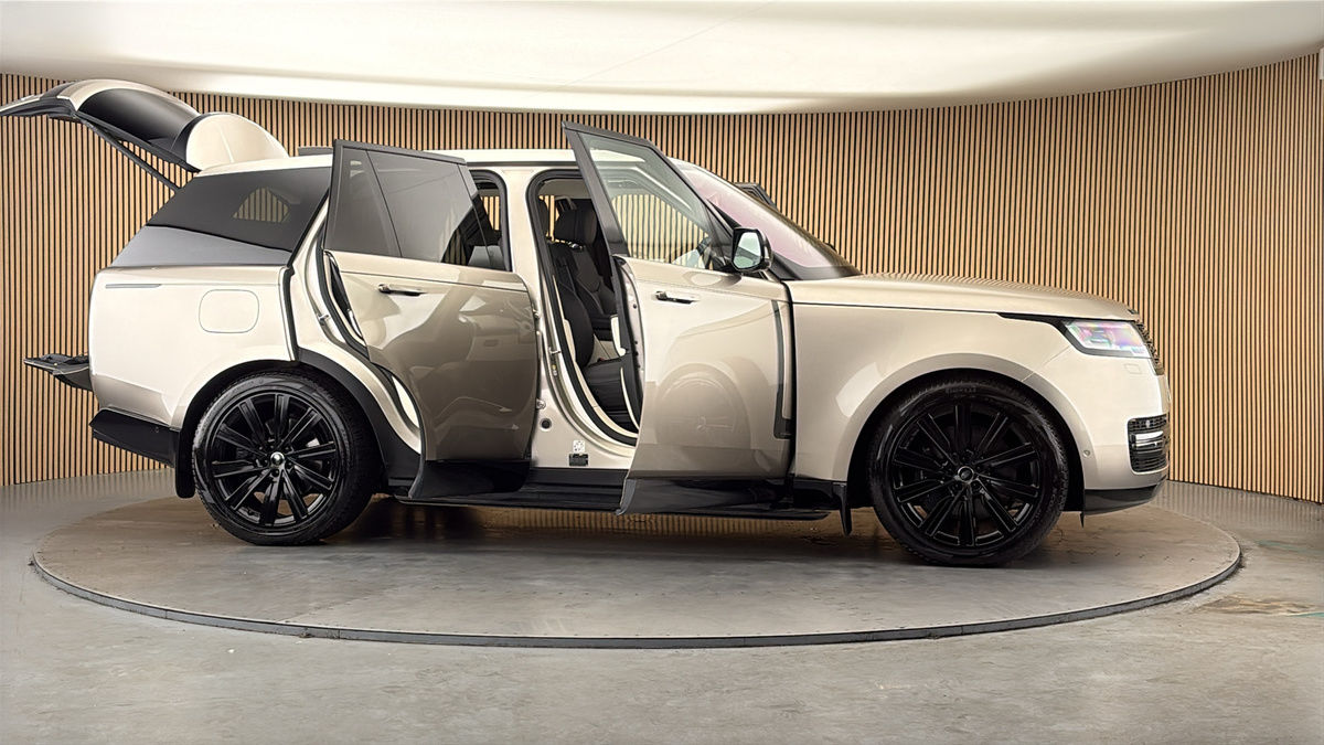 More views of Land Rover Range Rover