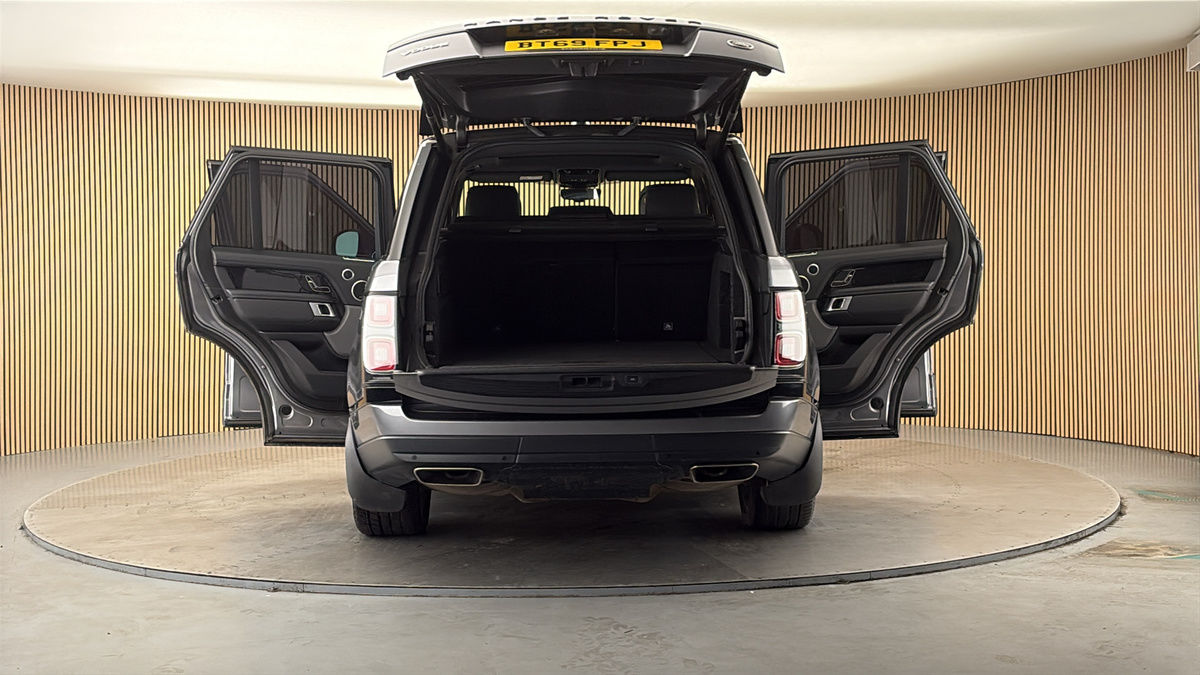 More views of Land Rover Range Rover
