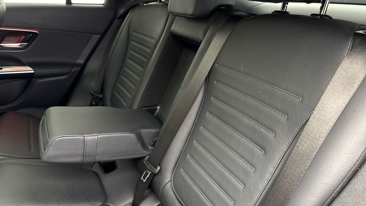 Mercedes-Benz GLC Image 9