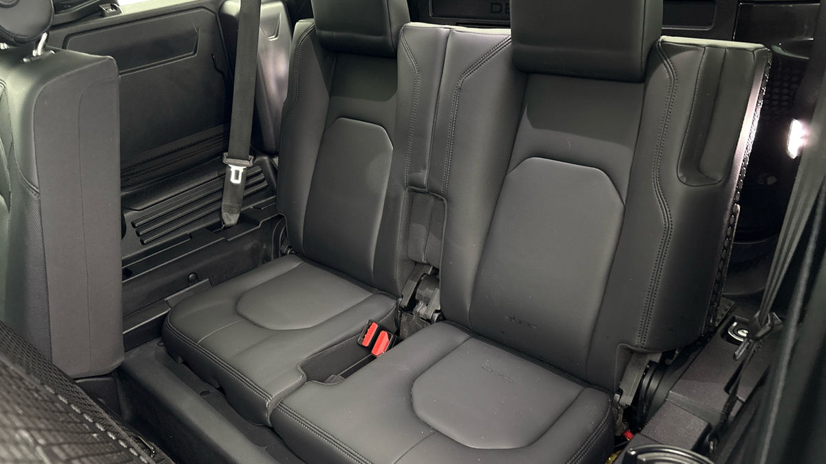 Land Rover Defender 110 Urban Image 28