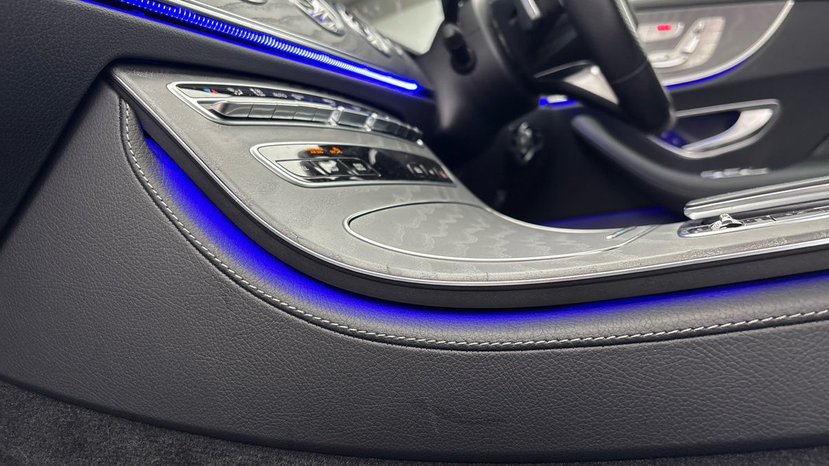 Mercedes-Benz E Class Image 9