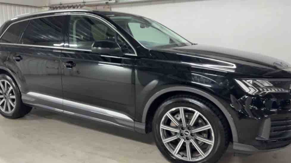 More views of Audi Q7