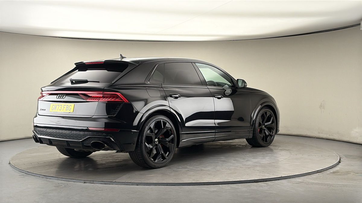 Audi RSQ8 Image 21