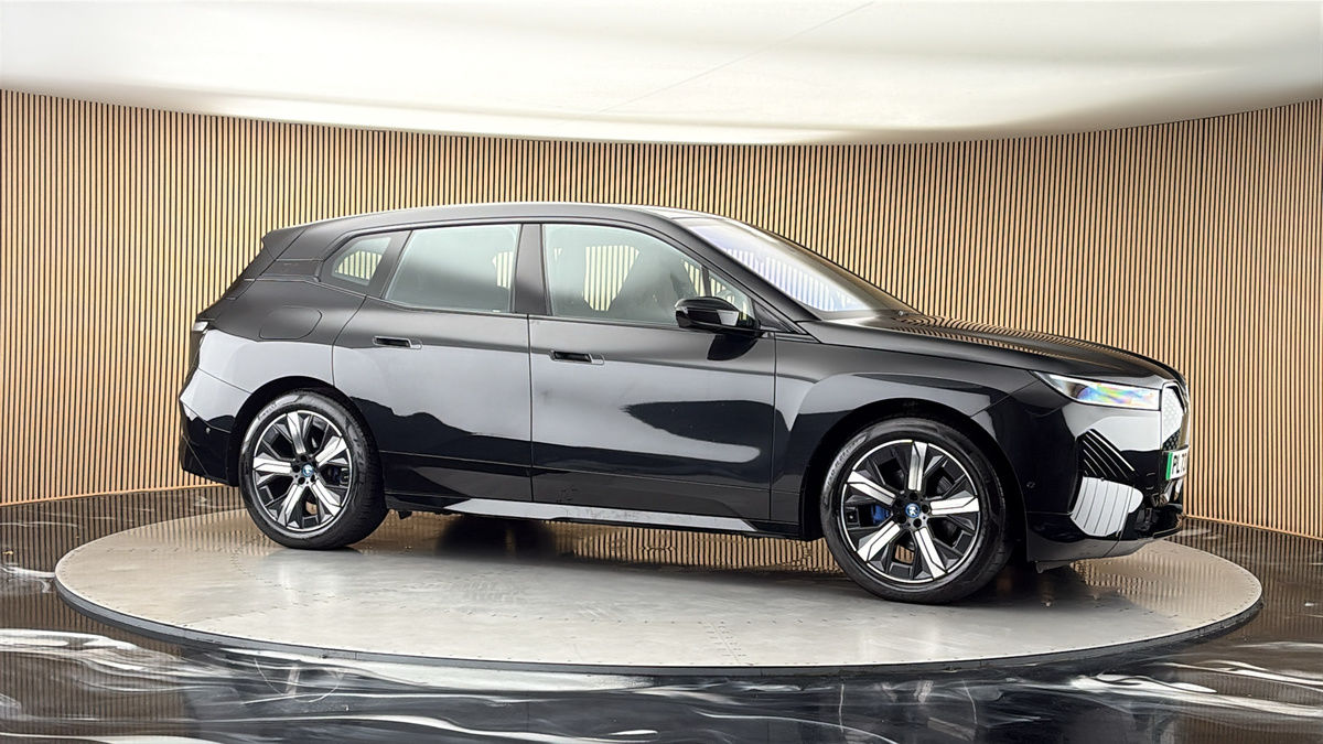 More views of BMW iX