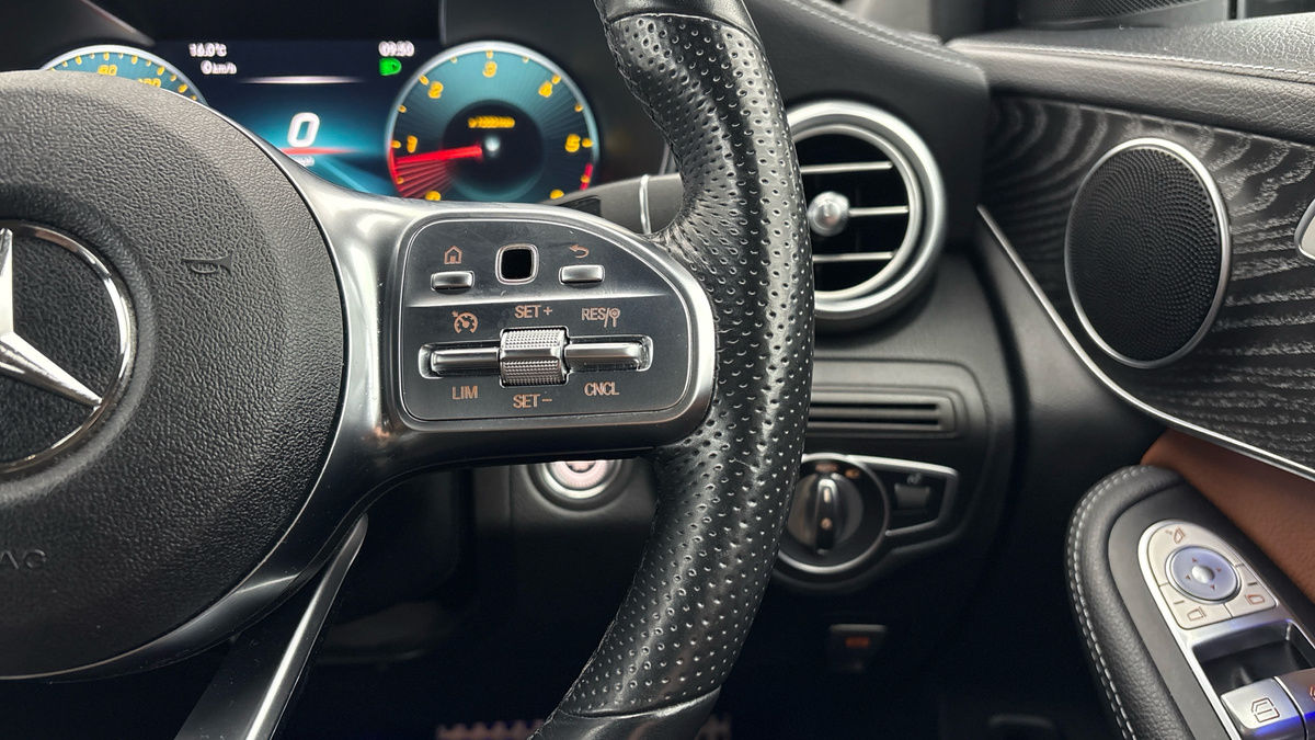 Mercedes-Benz GLC Image 14