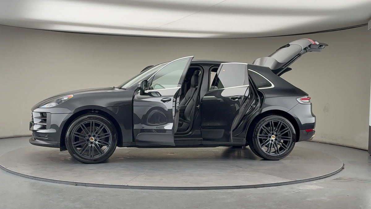 More views of Porsche Macan