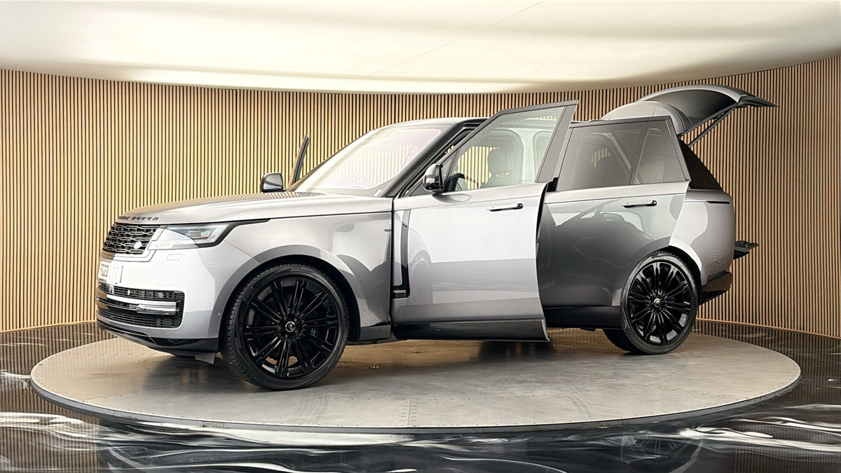 More views of Land Rover Range Rover