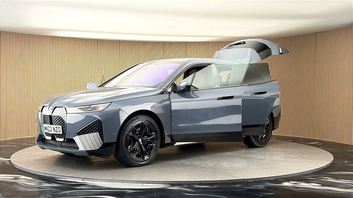 BMW iX Image 22