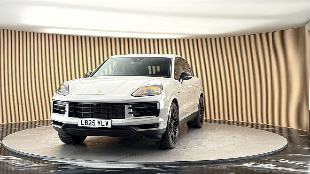 More views of Porsche Cayenne
