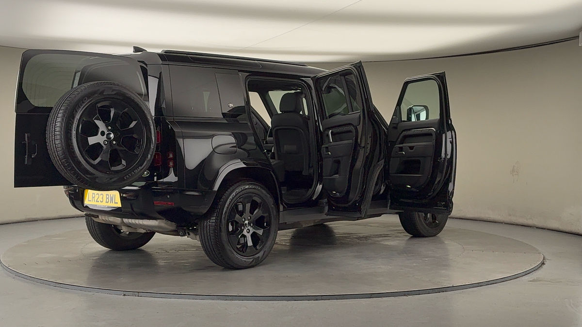 More views of Land Rover Defender 110