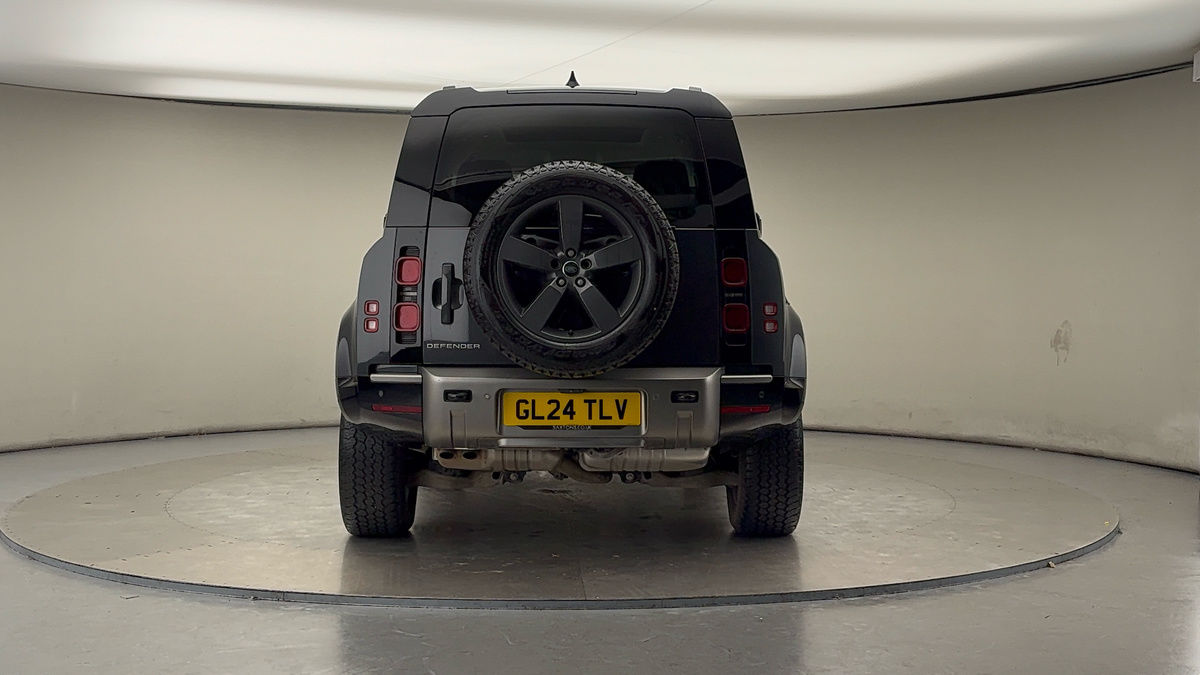 Land Rover Defender 110 Image 4