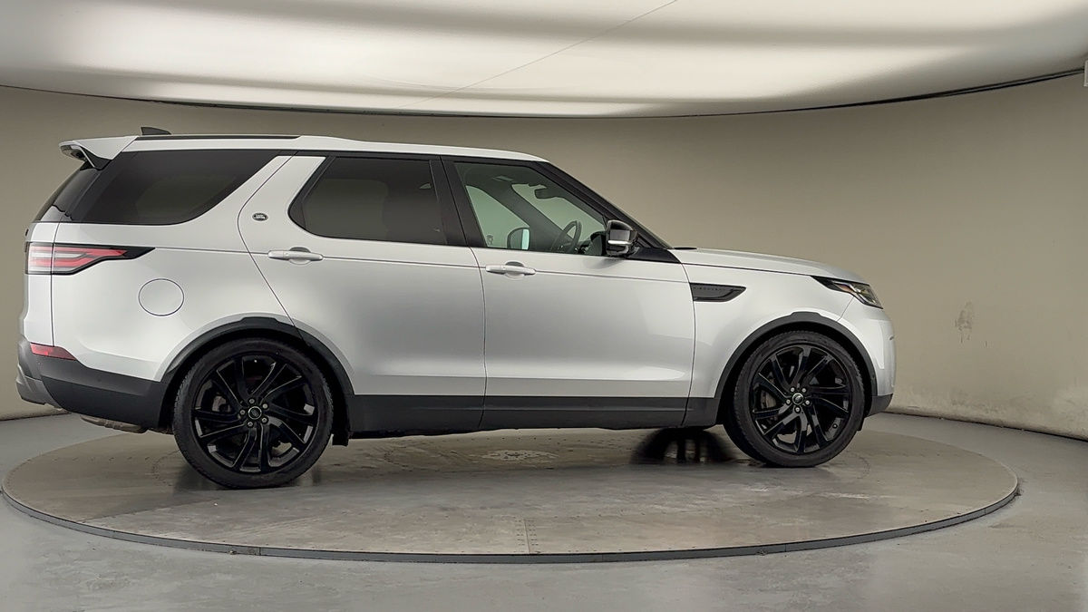 More views of Land Rover Discovery