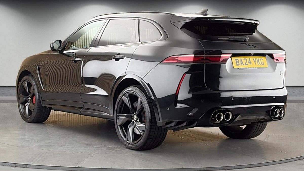 Jaguar F-PACE Image 2
