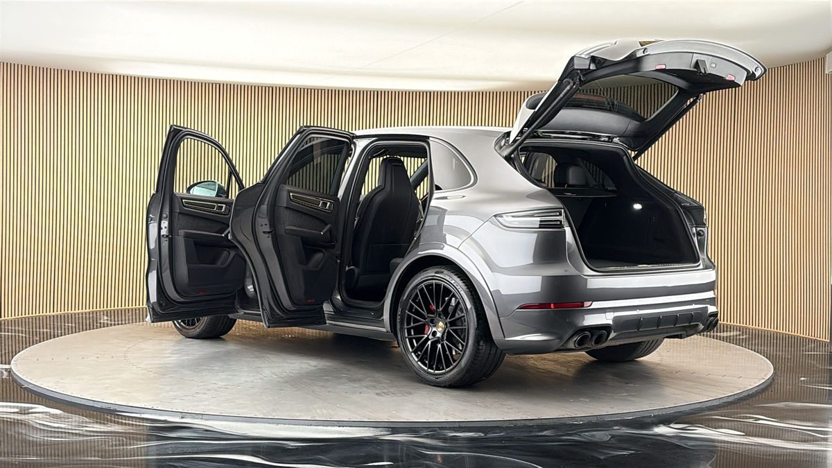 More views of Porsche Cayenne