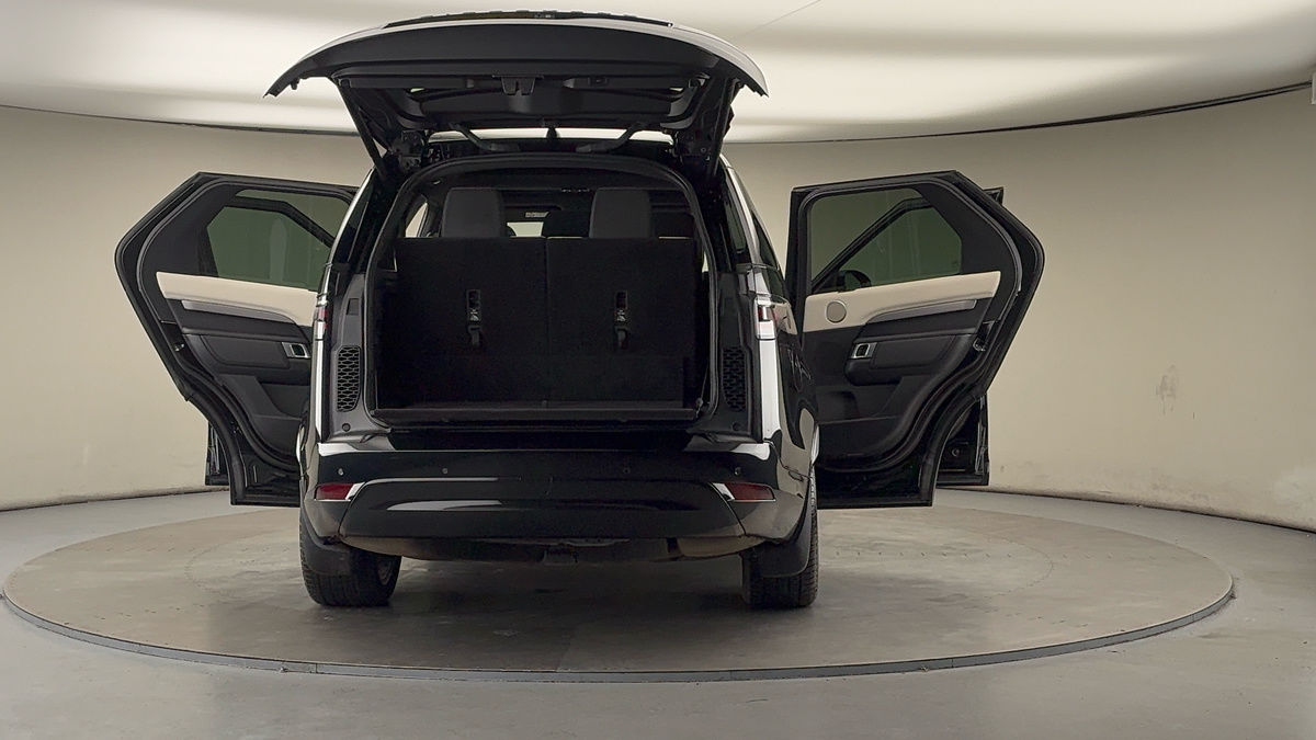 More views of Land Rover Discovery