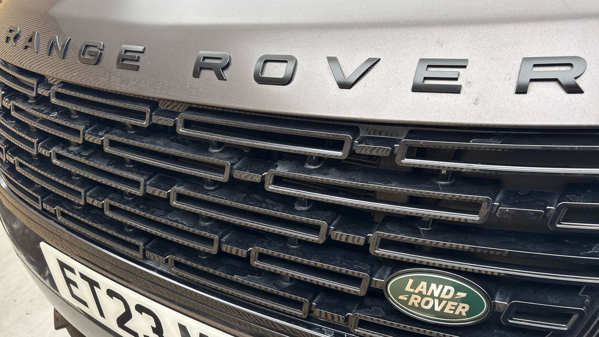 Land Rover Range Rover Velar Image 24
