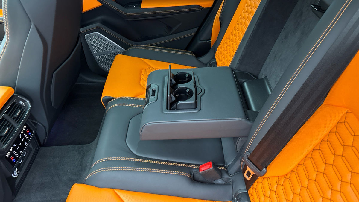 Lamborghini Urus Image 9