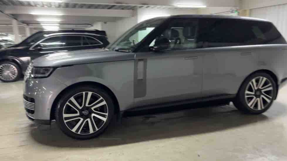 More views of Land Rover Range Rover